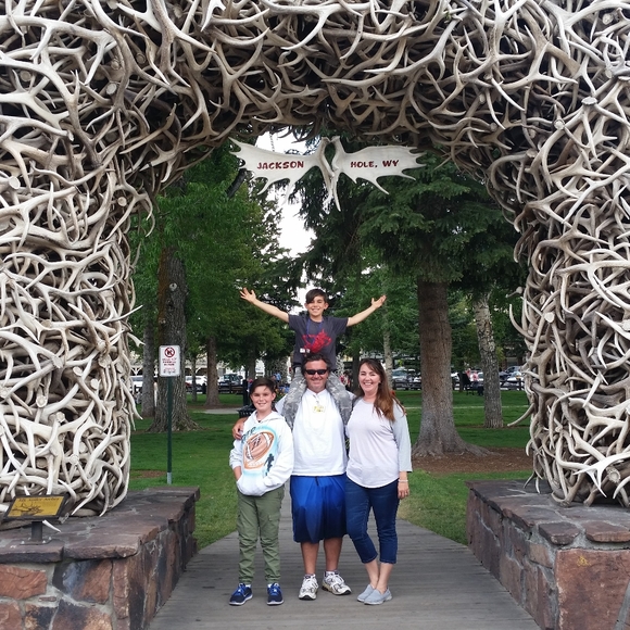 Posh Ambassador, Annette - Picture 9 of 12